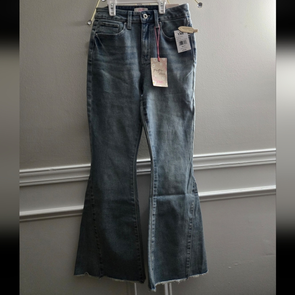 YMI GIGI Flare New with tags Y2K look and super cute!